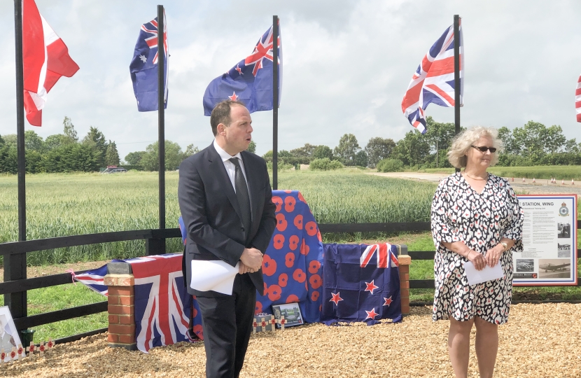 Greg smit MP addresses those in attendance at the unveiling.