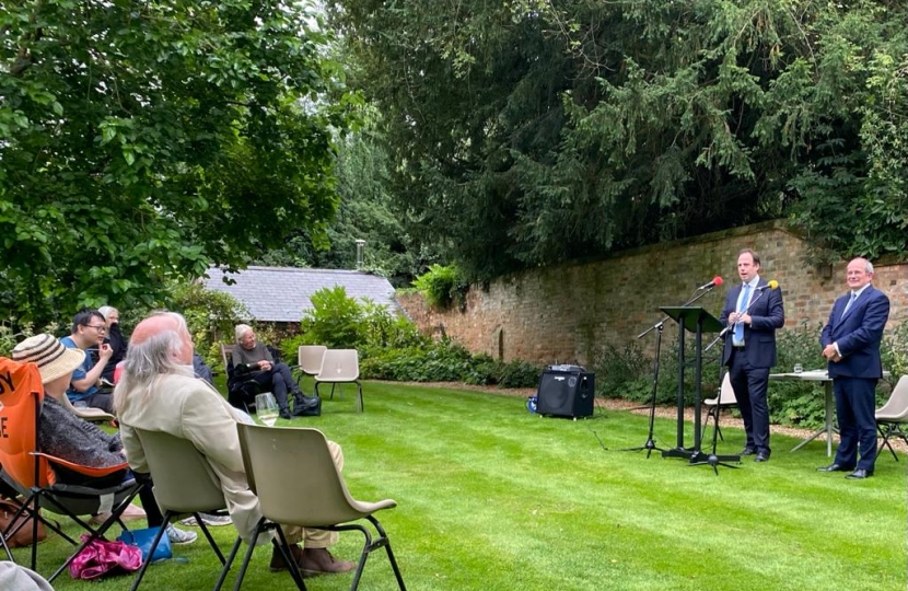 Greg delivering his “Tales from the Riverbank” lecture at the University of Buckingham.