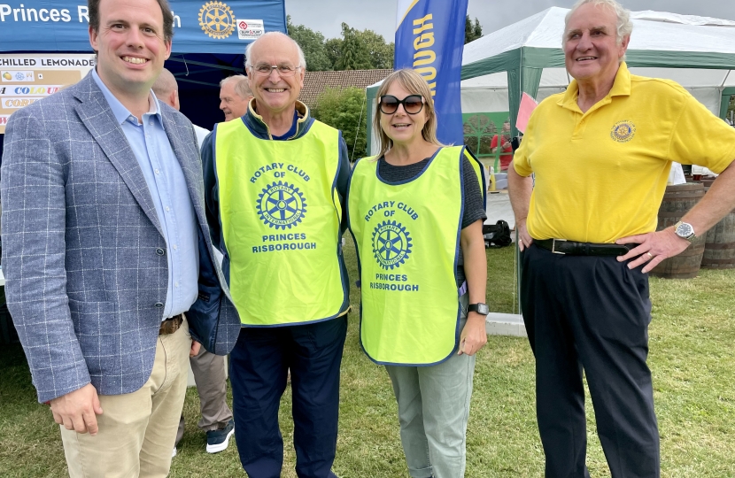 Greg with representatives of Princes Risborough Rotary.