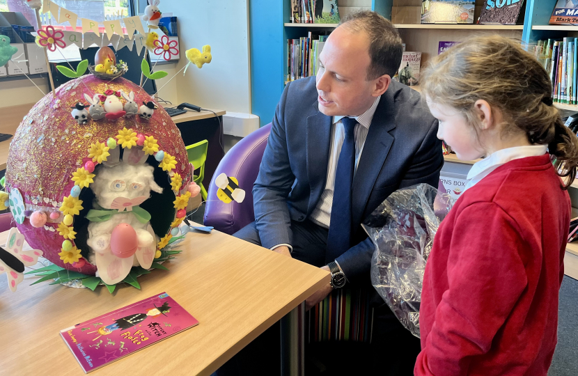 Greg awards prizes for Lace Hill Academy Easter Bonnet Competition