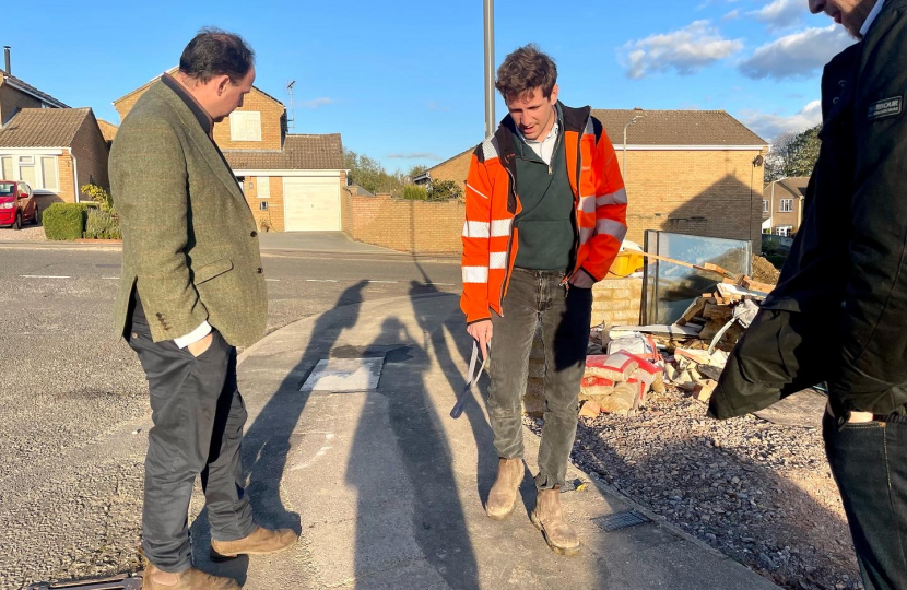 Greg inspecting Swish Fibre works on Page Hill, Buckingham.