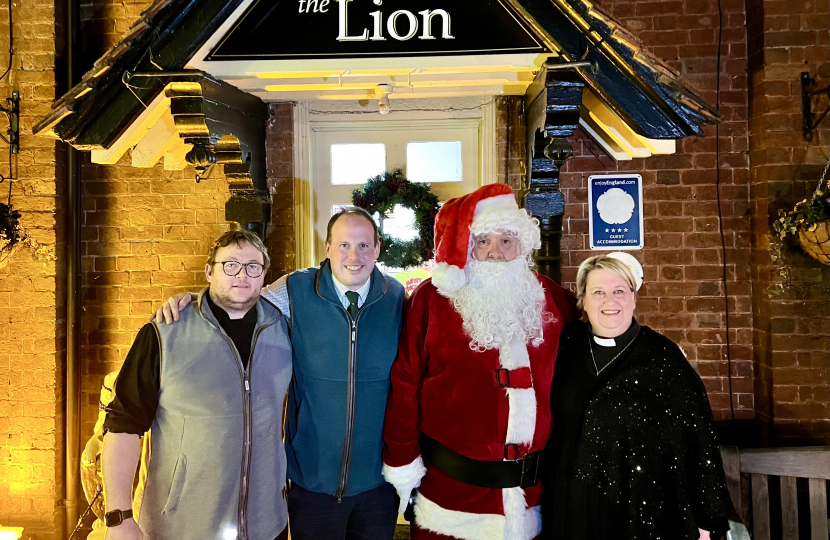 Greg joins the festive fun at The Lion in Waddesdon