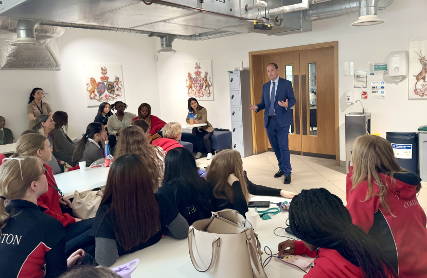 Greg welcomes Thornton College pupils to Parliament