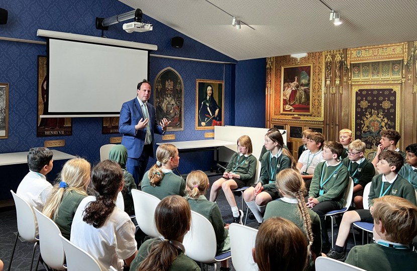 Greg welcomes Wingrave CofE School to Parliament