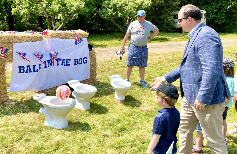 Greg formally opens Nether Winchendon Fete 2023