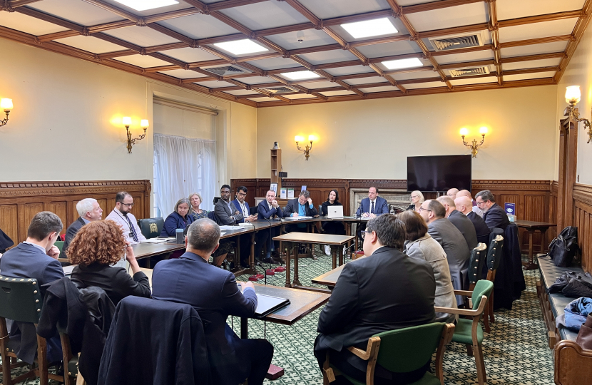 Greg hosts Parliamentary round table on low carbon fuels with the logistics sector