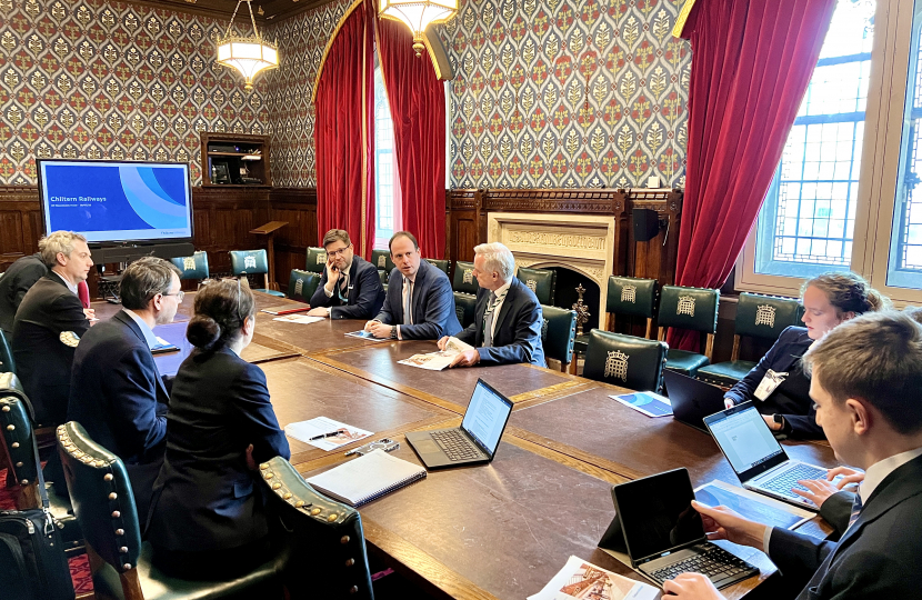 Greg hosts Parliamentary roundtable with Chiltern Railways