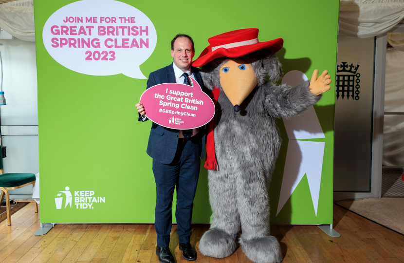 Greg Smith MP backs Keep Britain Tidy’s bid to show pride in Community during mass clean up