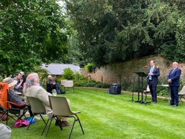 Greg delivering his “Tales from the Riverbank” lecture at the University of Buckingham.