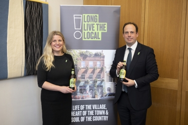 Greg Smith MP pledges support for local pubs across Buckingham constituency