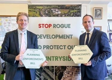 Greg Smith MP supports Bill to stop rogue development