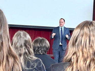 Greg speaking to Year 8 pupils.