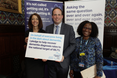 Greg Smith MP supports Alzheimer’s Society during Dementia Action Week