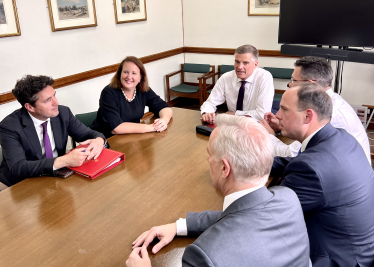 Greg presses Transport Secretary on Chiltern overcrowding