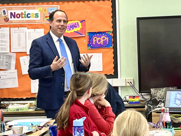 Greg visits Year 6 pupils at Stone C of E Combined School