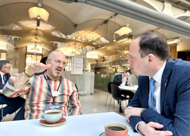 Greg welcomes local Rabbi to Commons