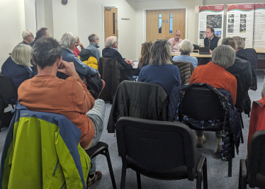 Greg Smith MP chairs the Haddenham Redrow meeting